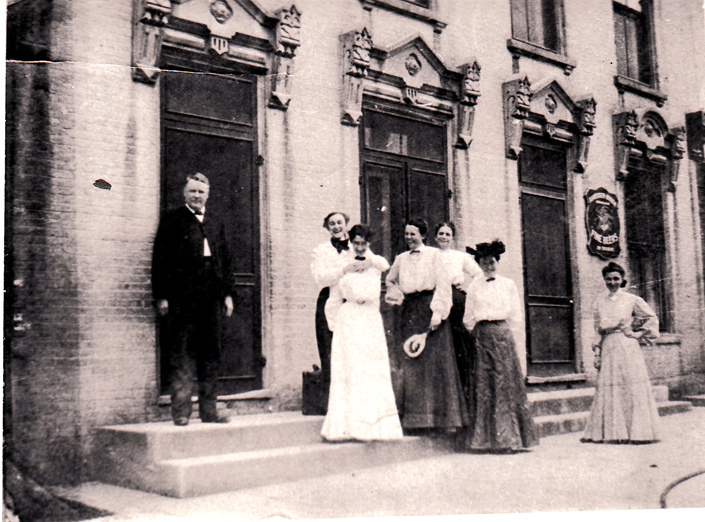 Stubbs Family in front of the Golden Lamb